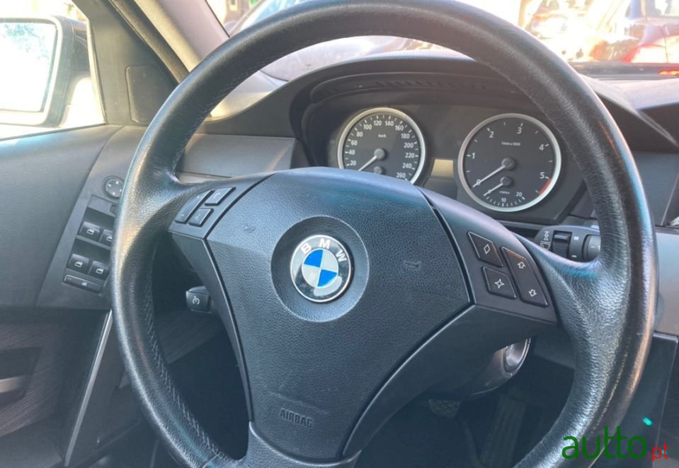 2005' BMW 525 photo #3