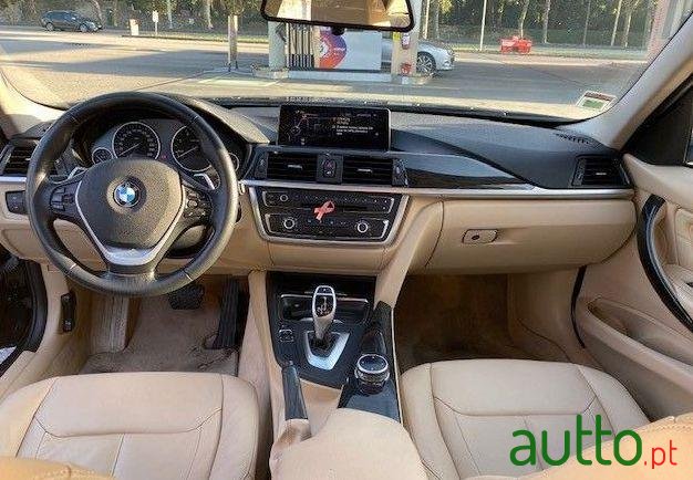 2013' BMW 320 Luxury photo #2