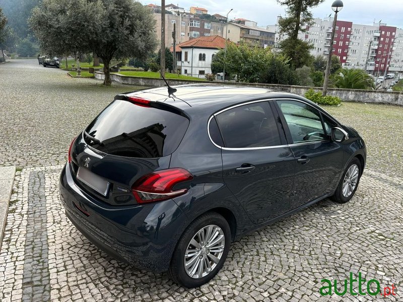 2017' Peugeot 208 photo #3