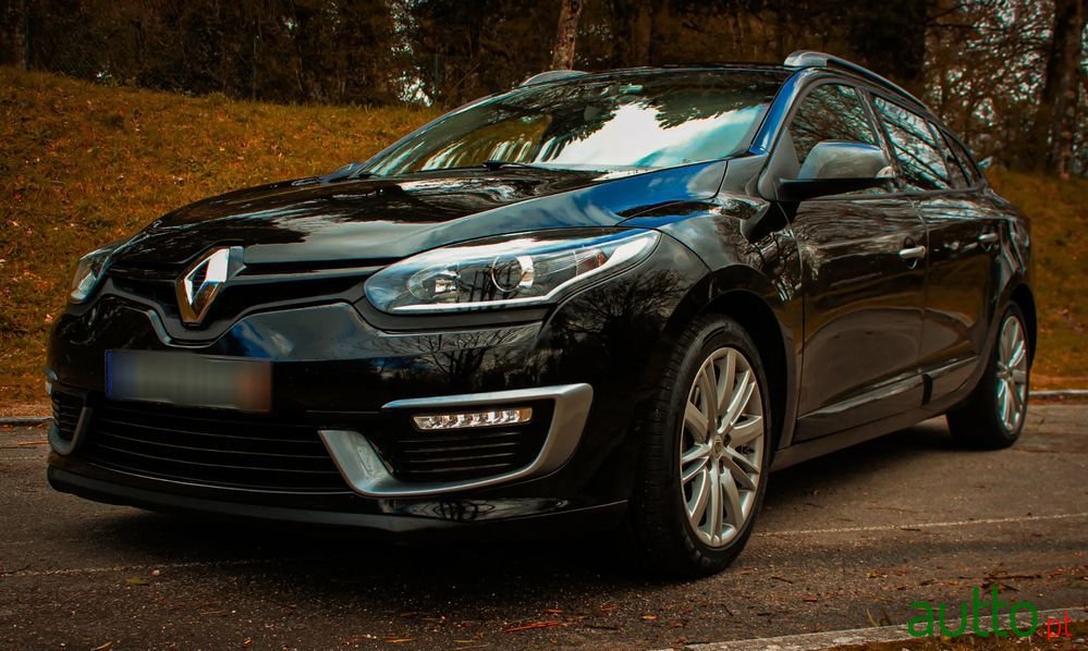 2015' Renault Megane Sport Tourer photo #1