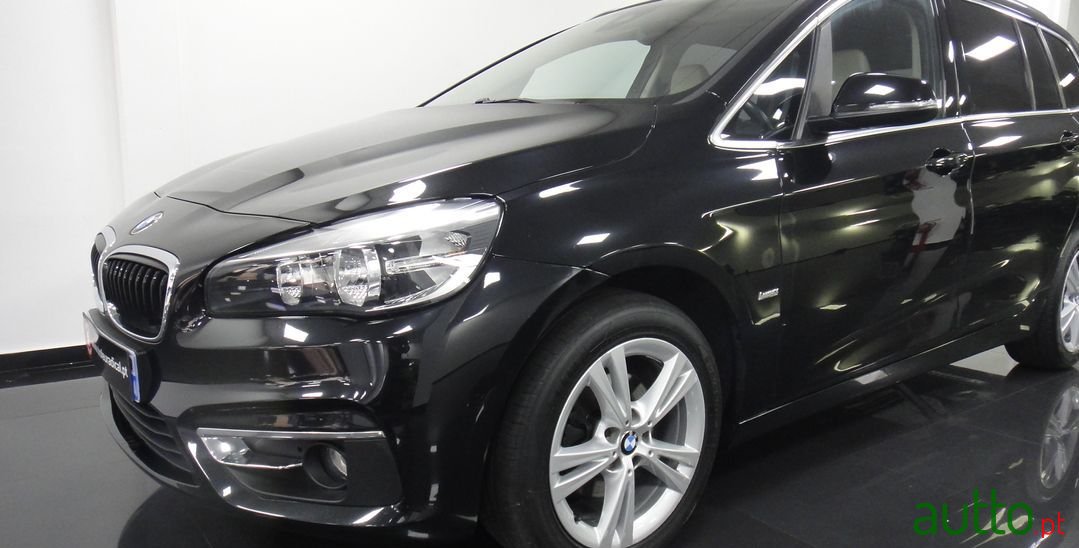 2016' BMW 216 Gran Tourer photo #5