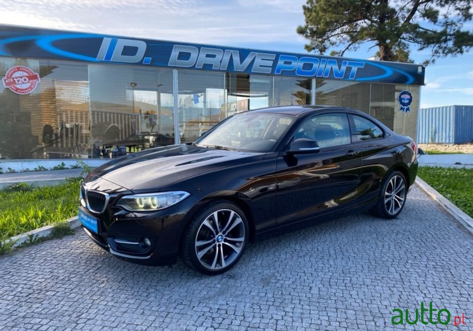 2015' BMW 218 Sport photo #1