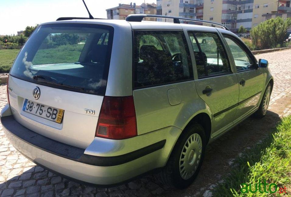 2001' Volkswagen Golf Variant photo #3