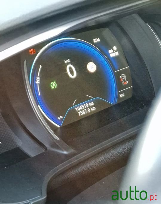 2017' Renault Megane Sport Tourer photo #2