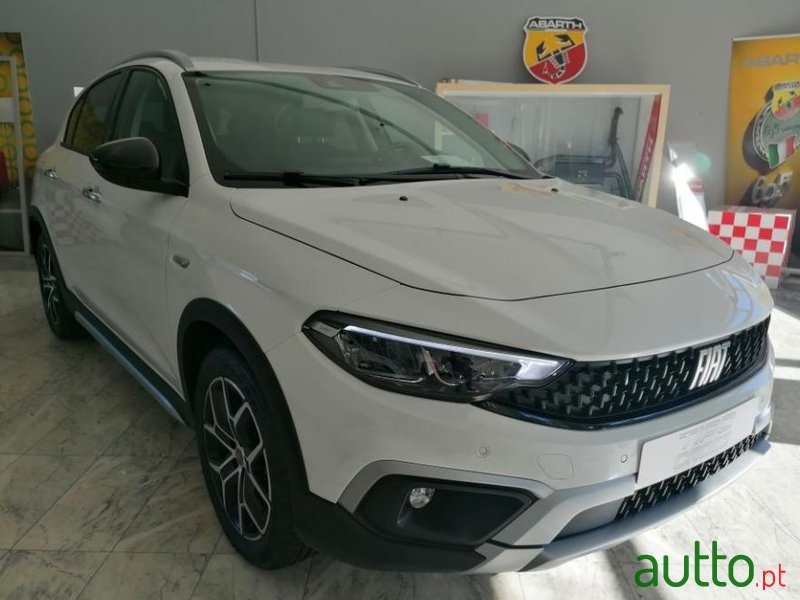 2021' Fiat Tipo Cross photo #1