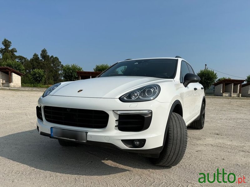 2016' Porsche Cayenne photo #1