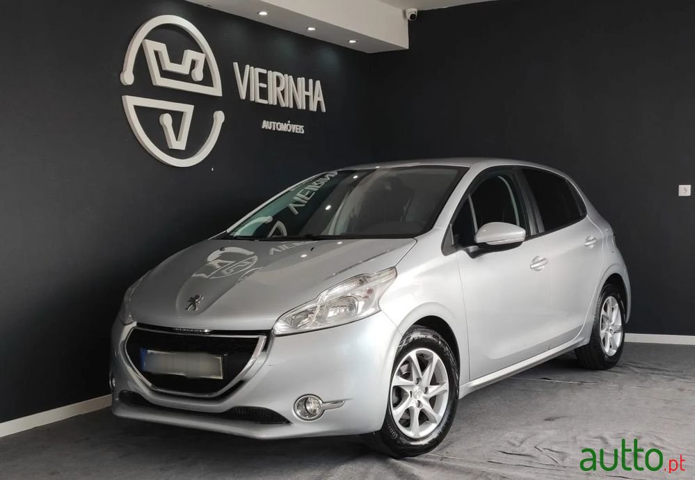 2014' Peugeot 208 1.4 Hdi Active photo #1