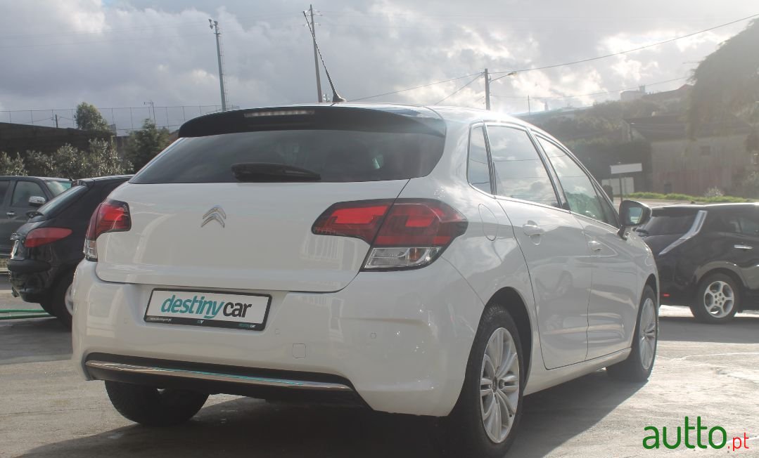 2016' Citroen C4 photo #5