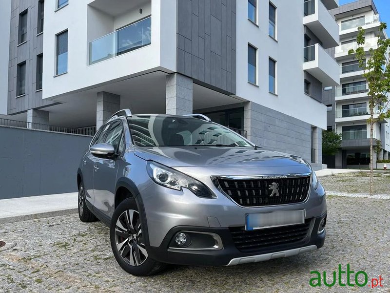 2017' Peugeot 2008 photo #1
