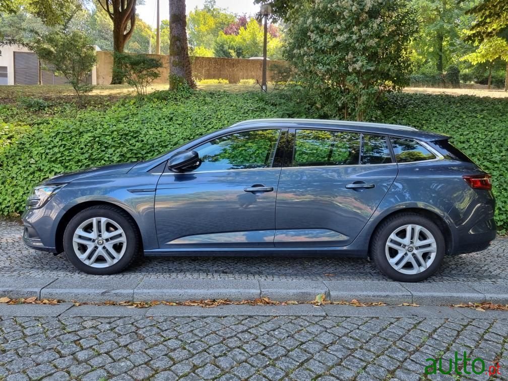 2018' Renault Megane Sport Tourer photo #1