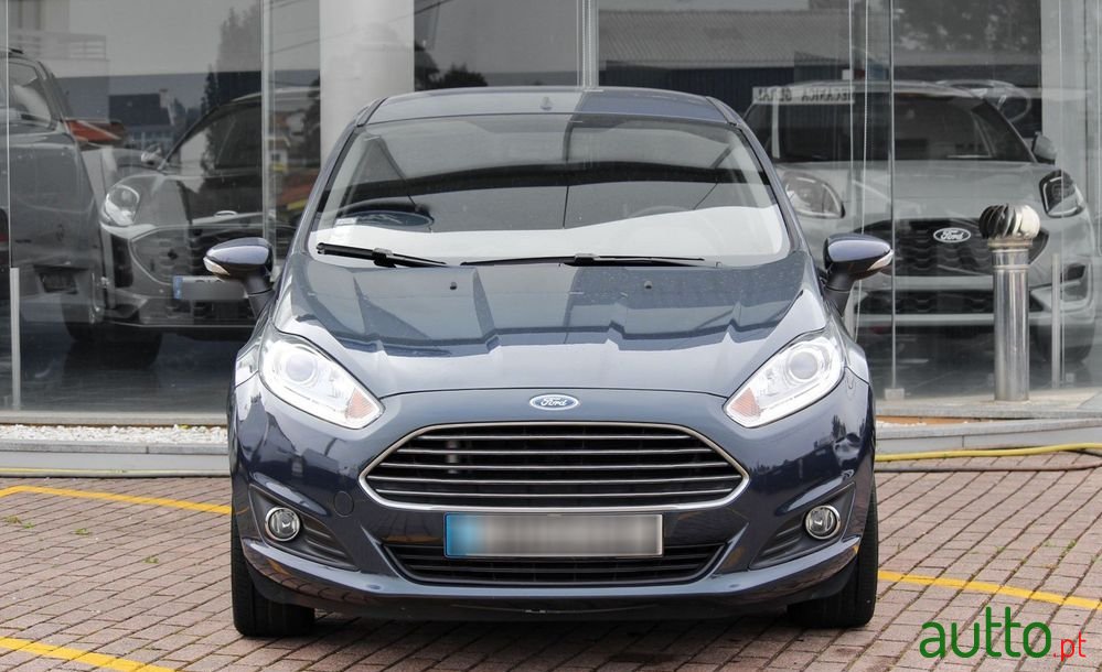 2015' Ford Fiesta photo #3