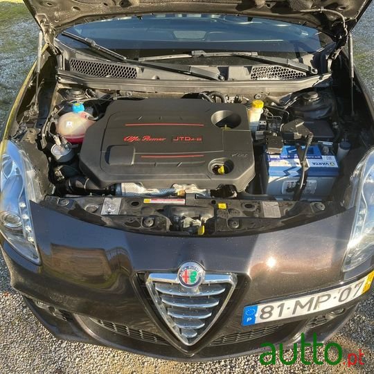 2012' Alfa Romeo Giulietta Quadrifoglio Badged photo #3
