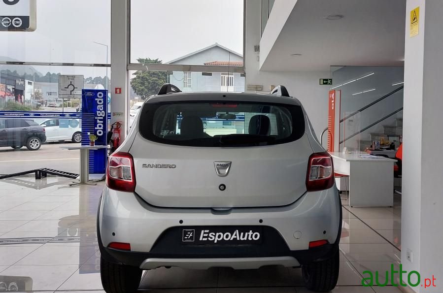 2016' Dacia Sandero Stepway photo #3