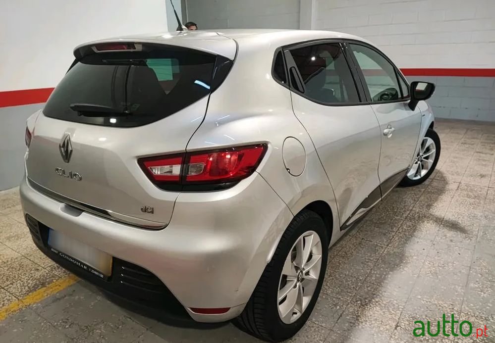 2016' Renault Clio 1.5 Dci Limited photo #2