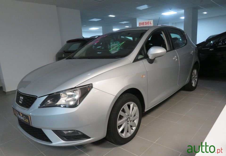 2014' SEAT Ibiza photo #2