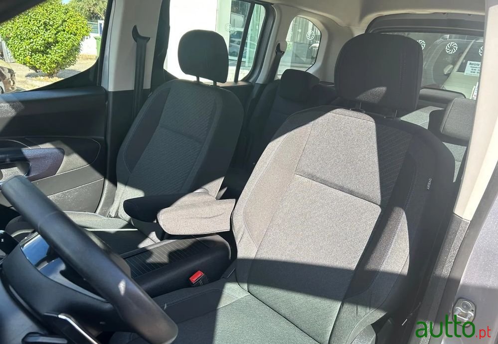 2019' Peugeot Rifter photo #6