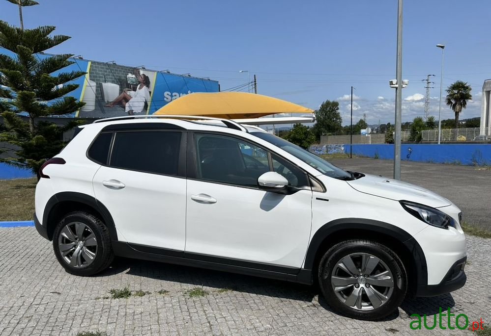 2019' Peugeot 2008 photo #5
