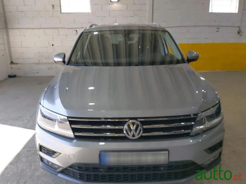2021' Volkswagen Tiguan Allspace photo #4