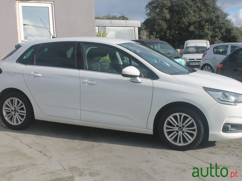 2016' Citroen C4 photo #4