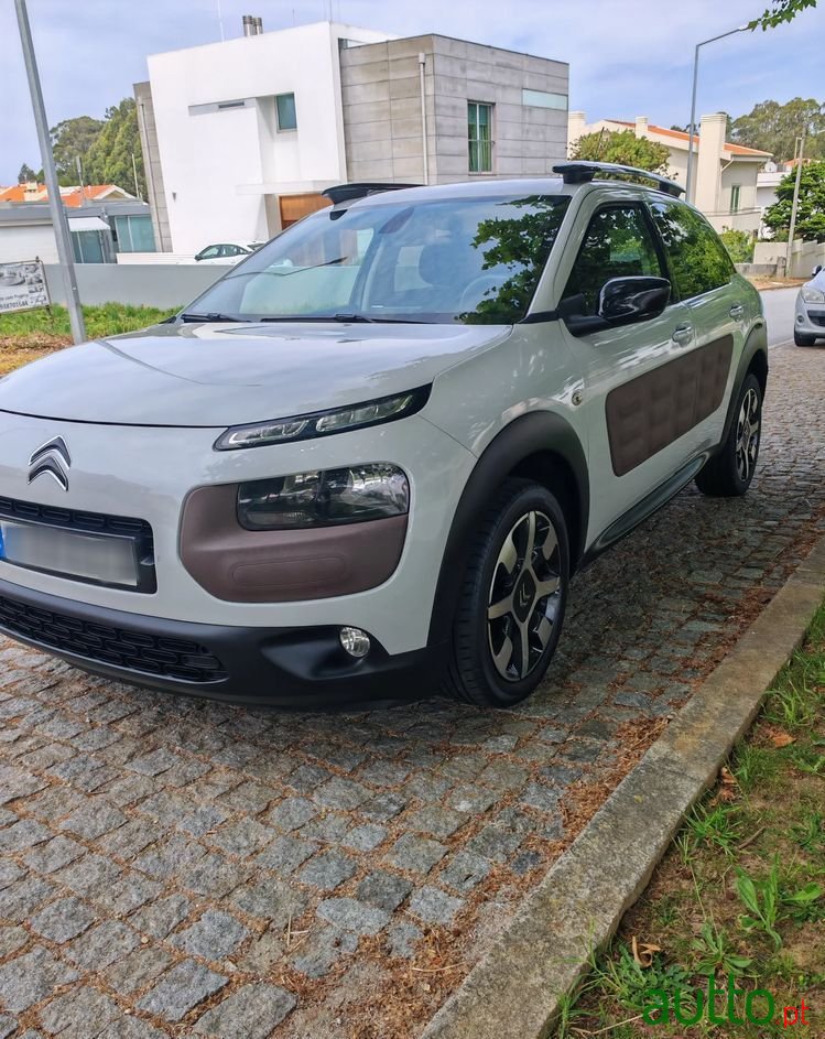 2015' Citroen C4 Cactus photo #4