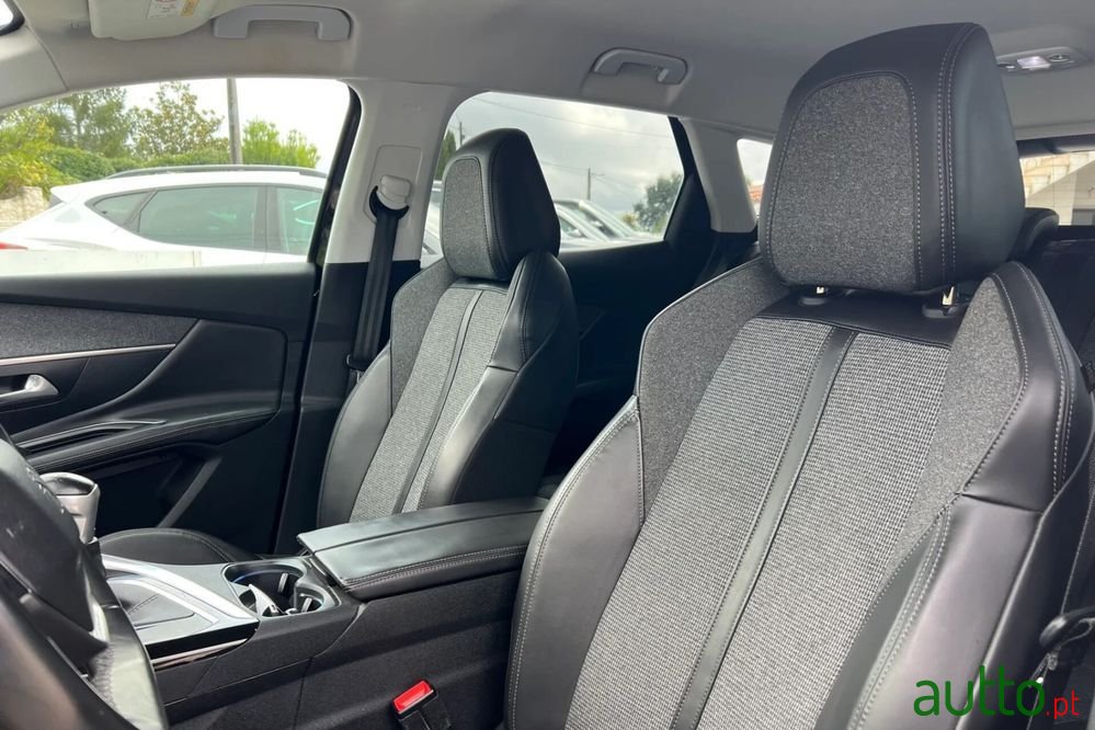 2018' Peugeot 3008 photo #4