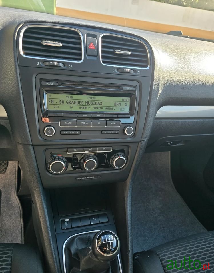 2010' Volkswagen Golf Variant photo #5