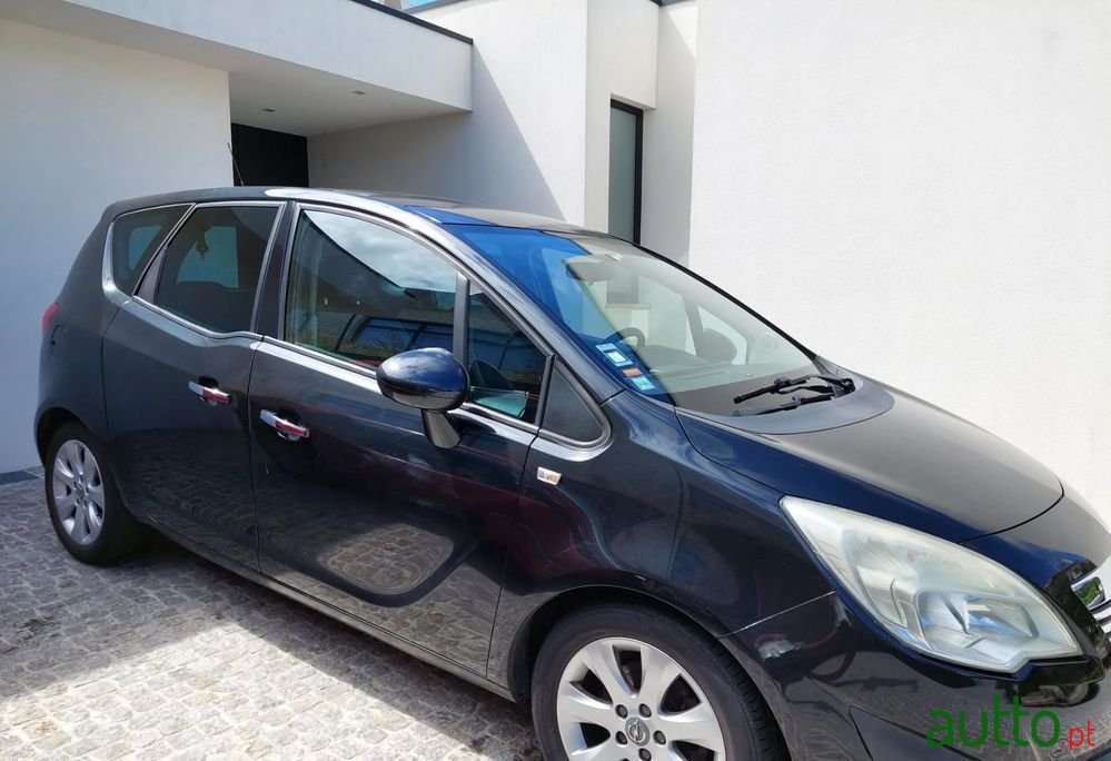 2013' Opel Meriva 1.3 Cdti Cosmo S/S photo #2