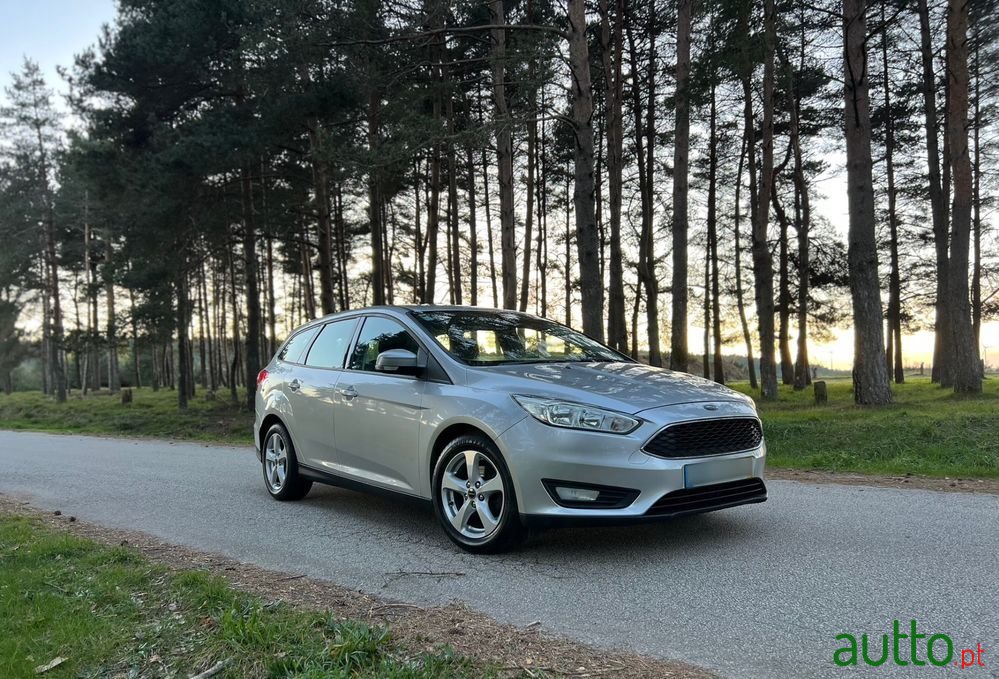 2015' Ford Focus Sw photo #1