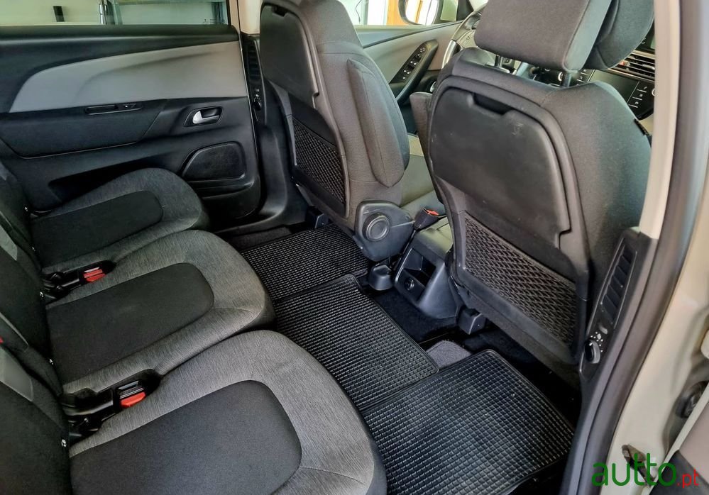 2019' Citroen C4 Spacetourer photo #3