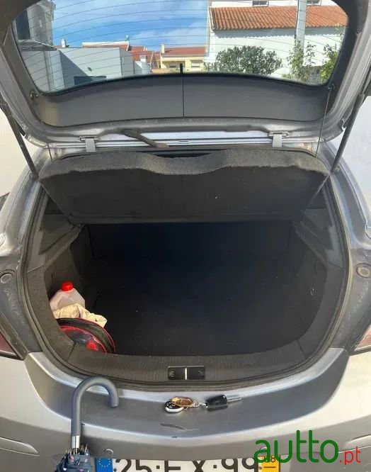 2008' Opel Astra Gtc 1.3 Cdti photo #5