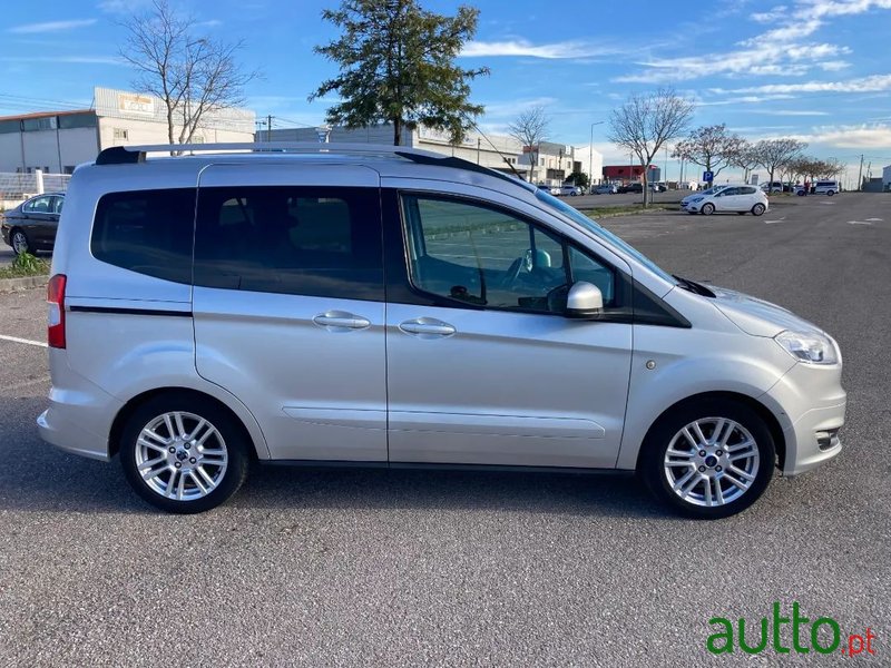 2015' Ford Tourneo Courier photo #6