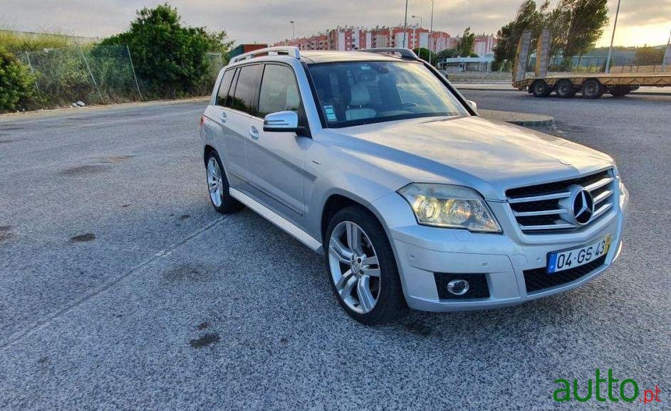 2008' Mercedes-Benz Glk-320 photo #1