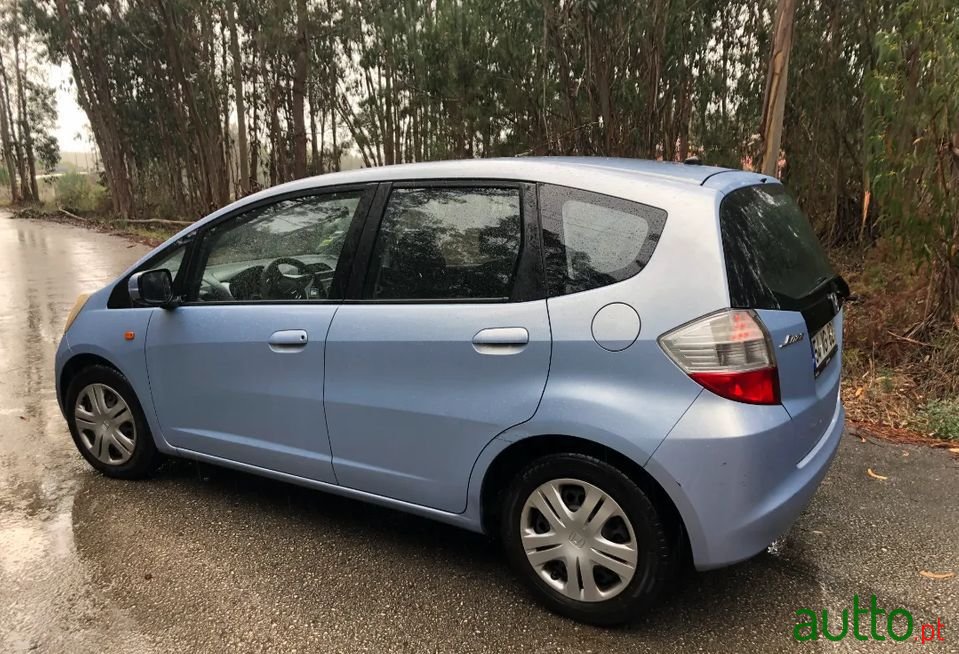 2009' Honda Jazz photo #2