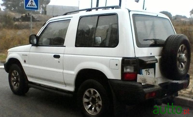 1993' Mitsubishi Pajero Glx photo #1