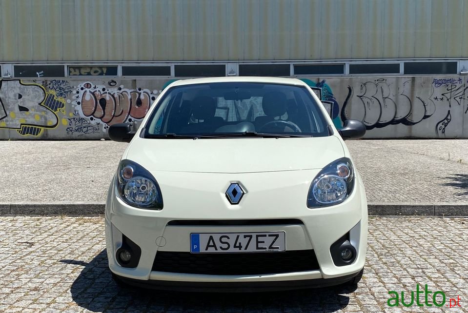 2011' Renault Twingo photo #2
