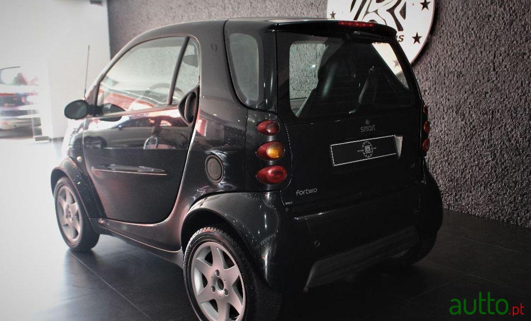2004' Smart Fortwo Cdi photo #1