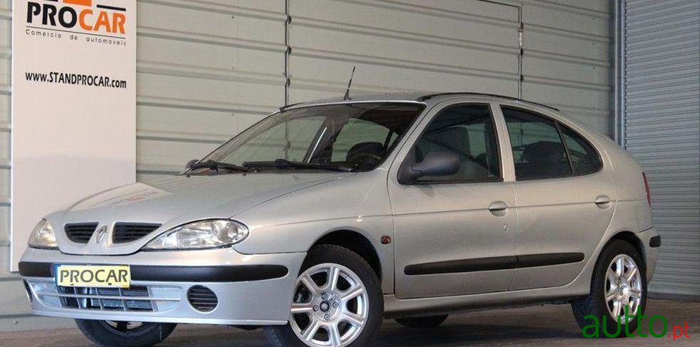 2000' Renault Megane 1.4 16V Rxe Ac photo #2