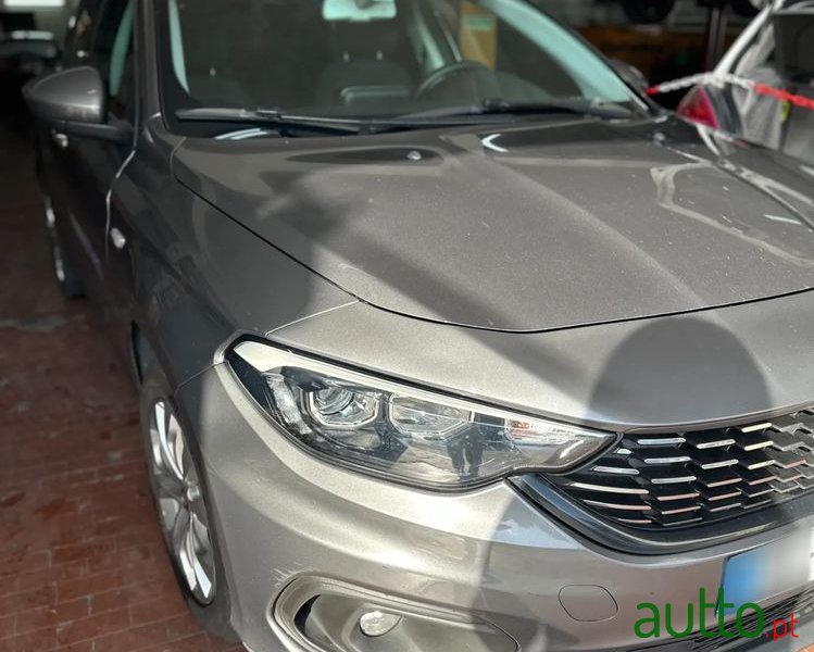 2019' Fiat Tipo Station Wagon photo #2