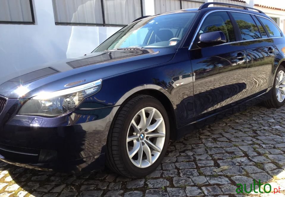 2008' BMW 520 photo #1