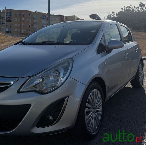 2013' Opel Corsa photo #2