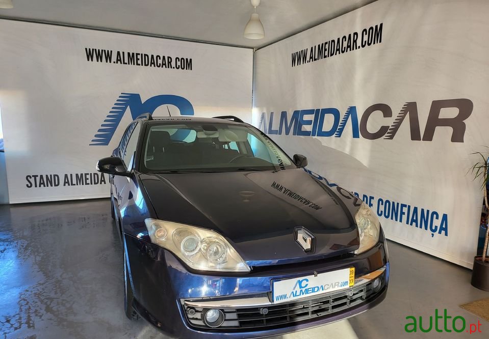 2009' Renault Laguna Break photo #3