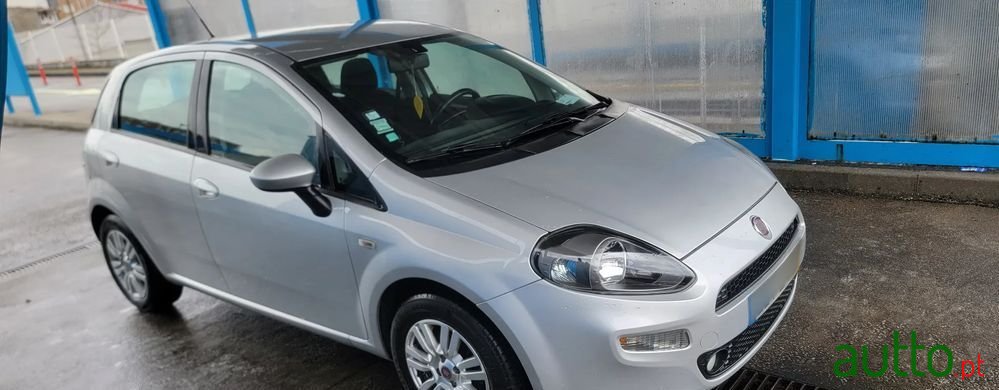 2014' Fiat Punto photo #1