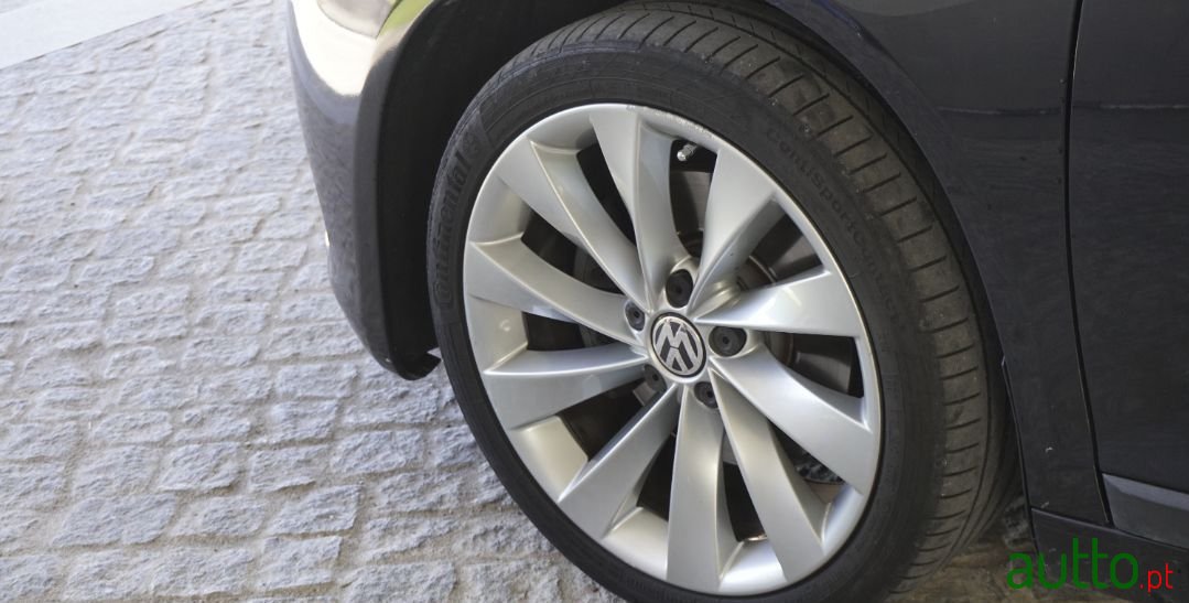 2010' Volkswagen Scirocco photo #5