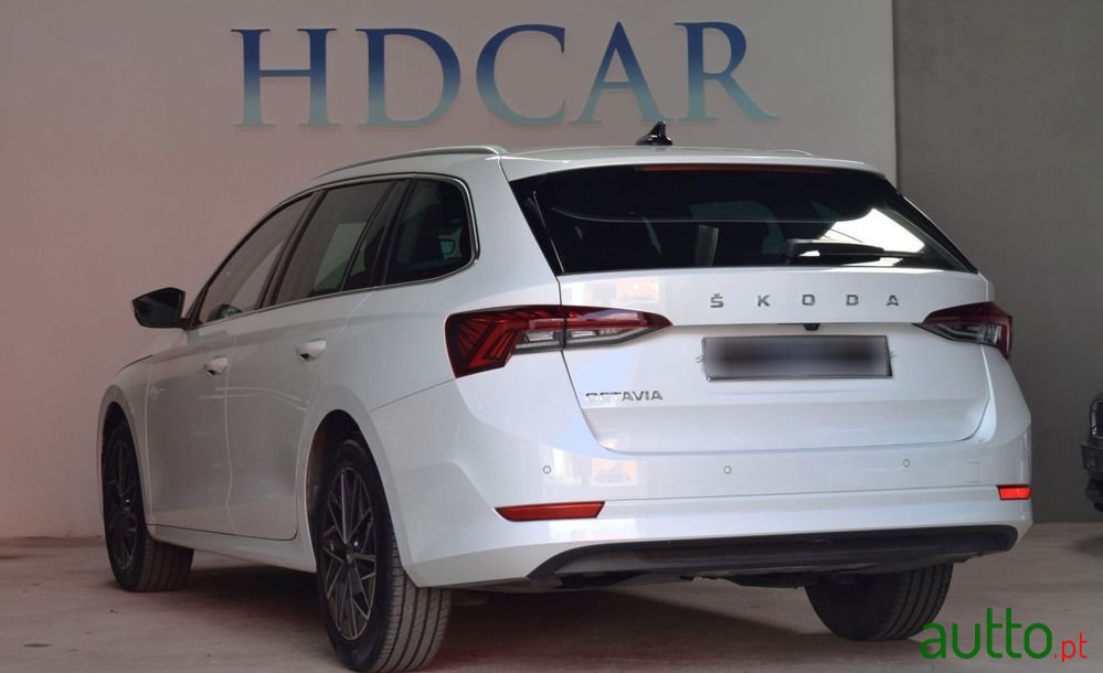 2022' Skoda Octavia Break photo #2