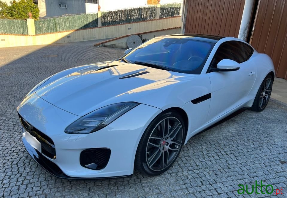 2017' Jaguar F-Type photo #6