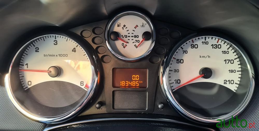 2011' Peugeot 207 photo #5