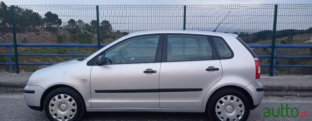 2004' Volkswagen Polo photo #1