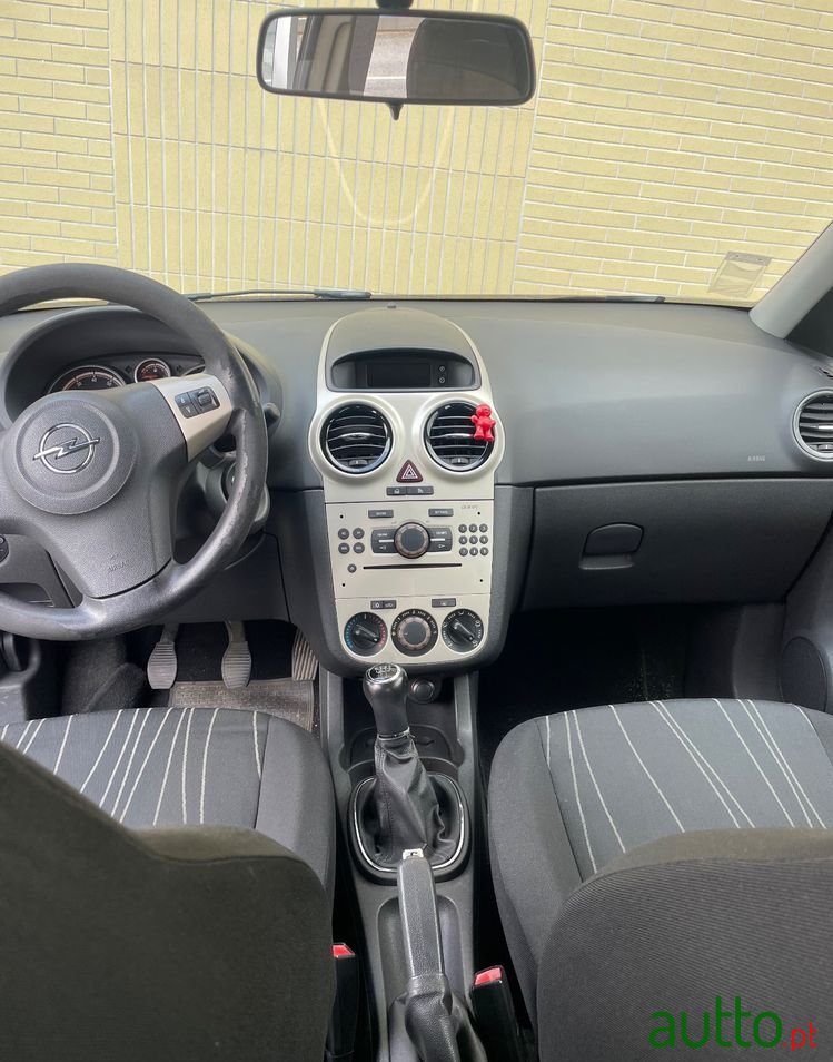 2007' Opel Corsa 1.2 Twinport Cosmo photo #6