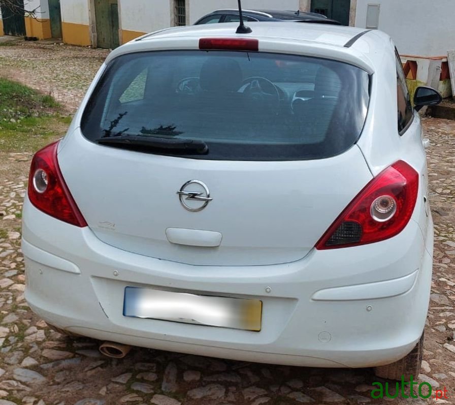 2013' Opel Corsa photo #2