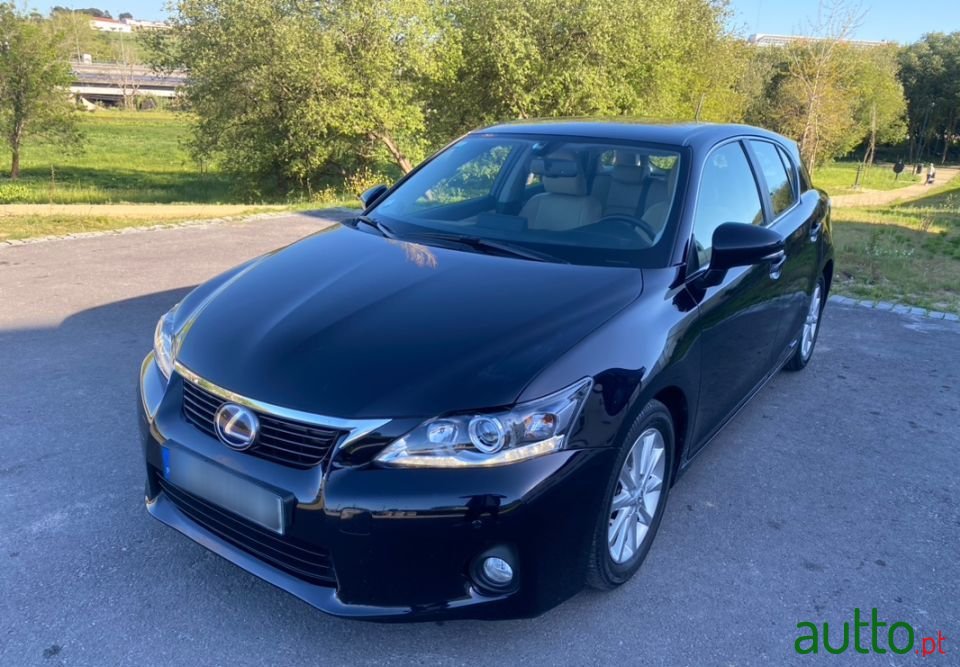 2012' Lexus Ct-200H photo #1